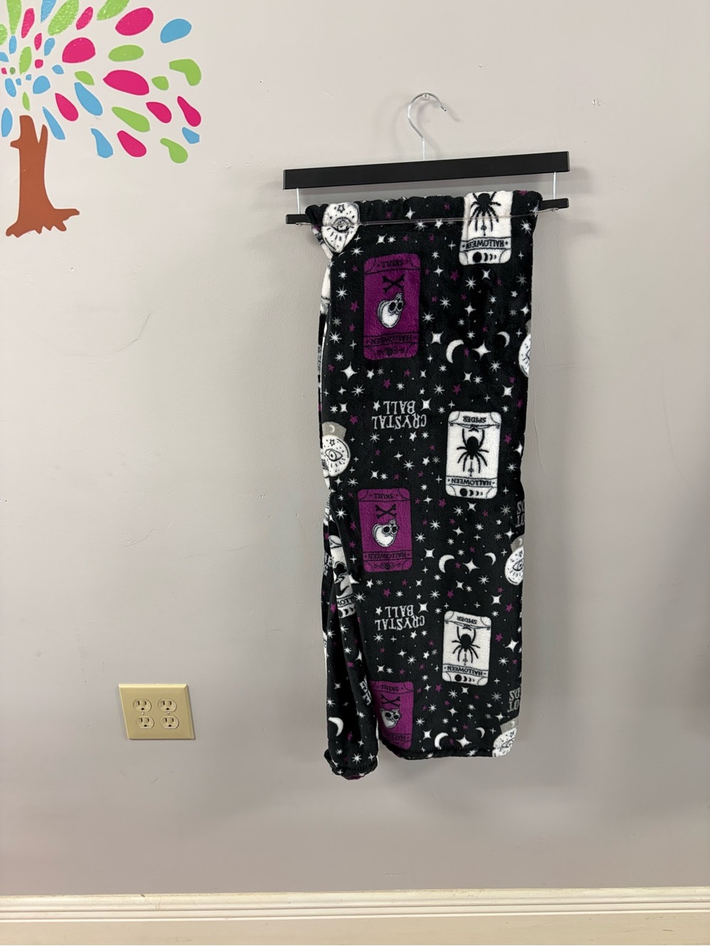 Cozy Black & Purple Fleece Throw Blanket with Halloween Tarot Motif